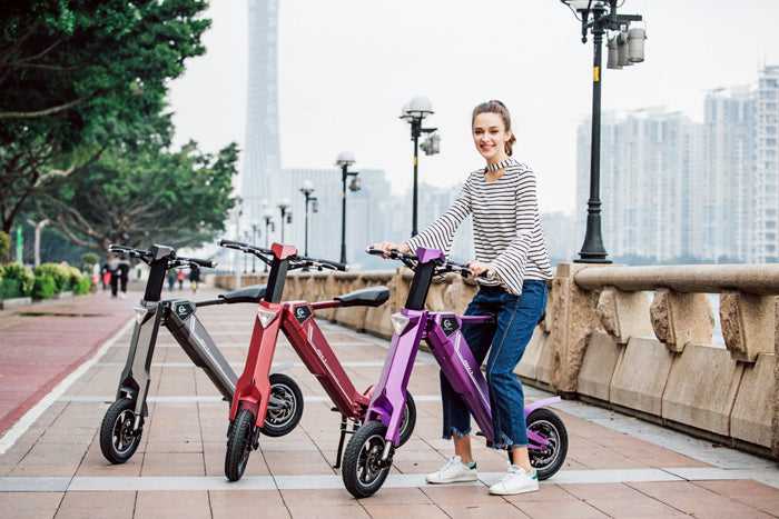 The world's first remote control automatic folding scooter AK1